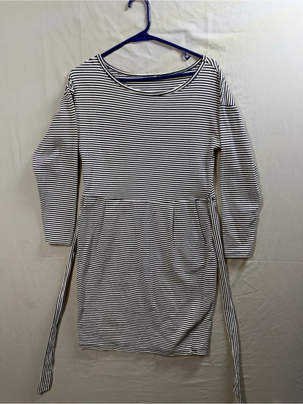 Striped Long Sleeve Knit Dress in White and Navy